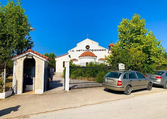 Zoe Nyaraló Nea Kallikrateia